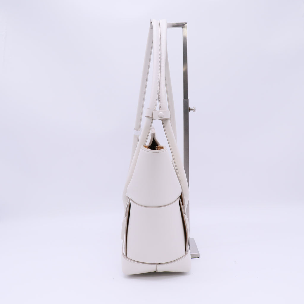 Bottega Veneta Maxi Intrecciato Leather Arco Bag B22843