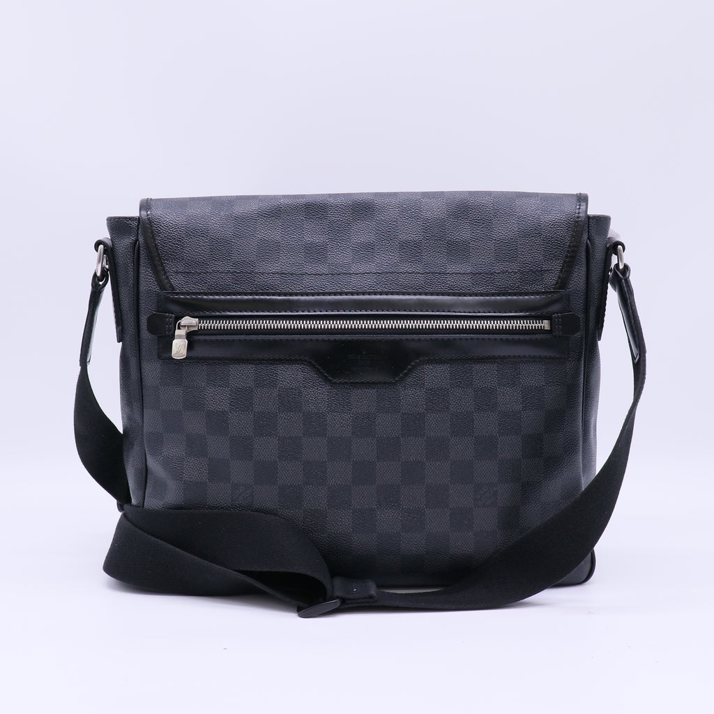Louis Vuitton Damier Graphite District MM Messenger Bag twins B22417