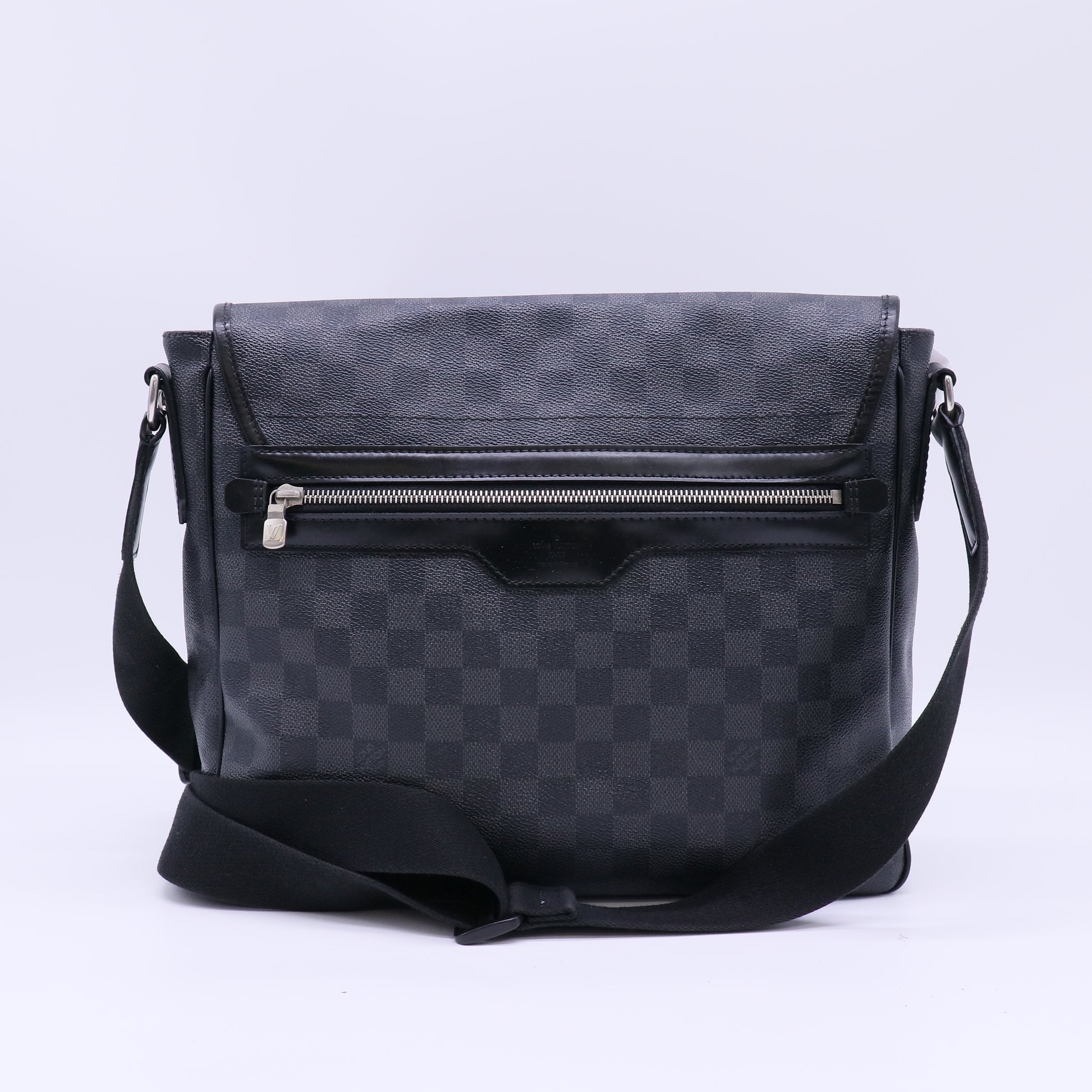 Louis Vuitton Damier Graphite District MM Messenger Bag twins B22417