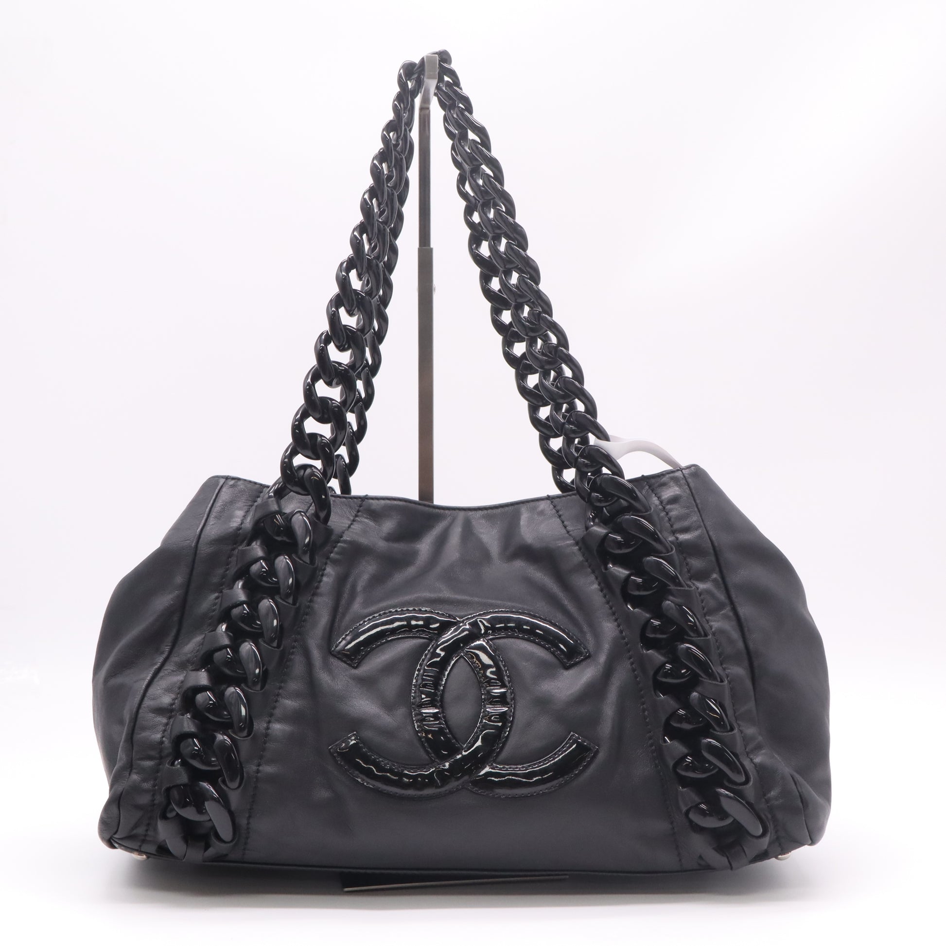 Chanel Modern Chain East West Tote B23024