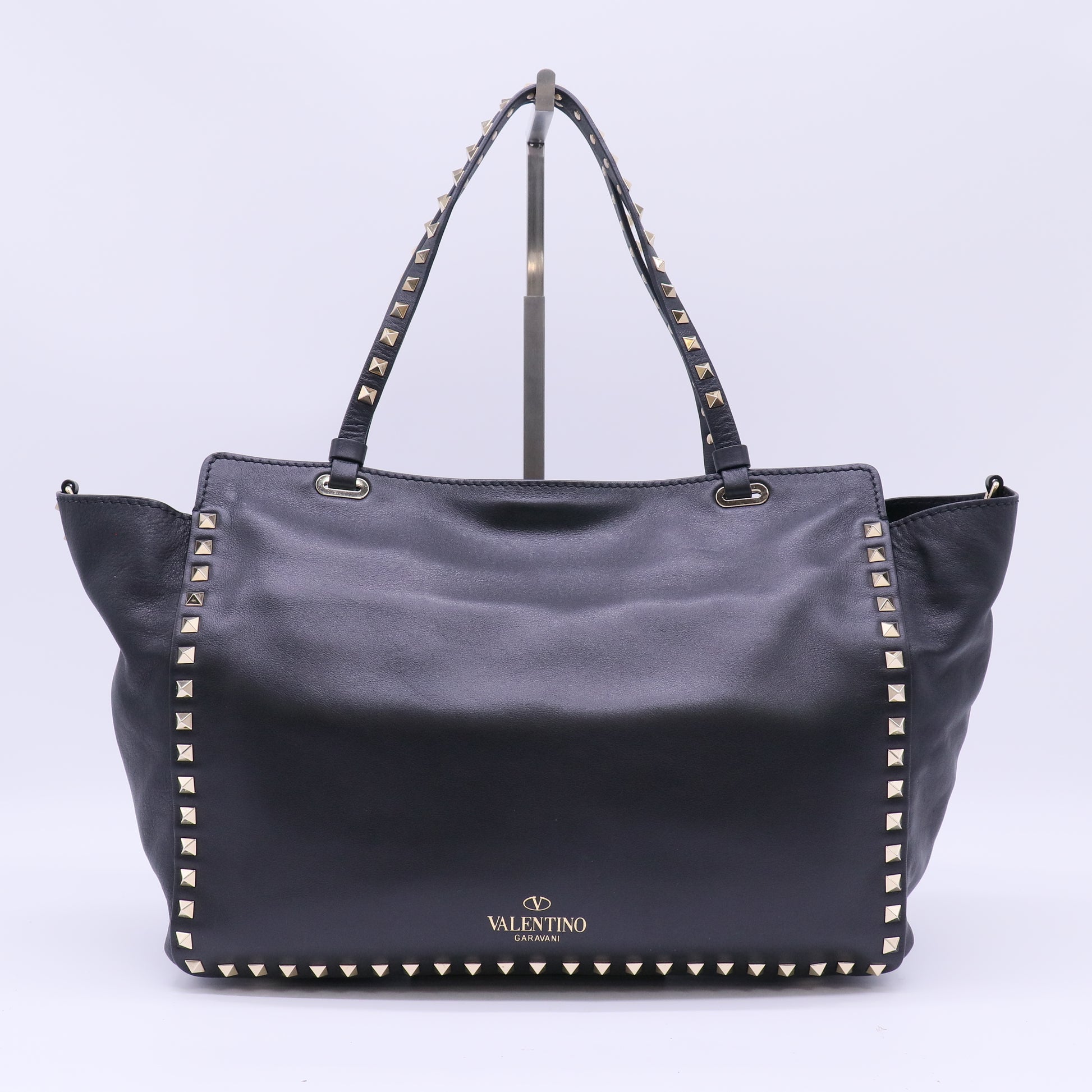 Valentino Garavani Rockstud Medium Tote B22759