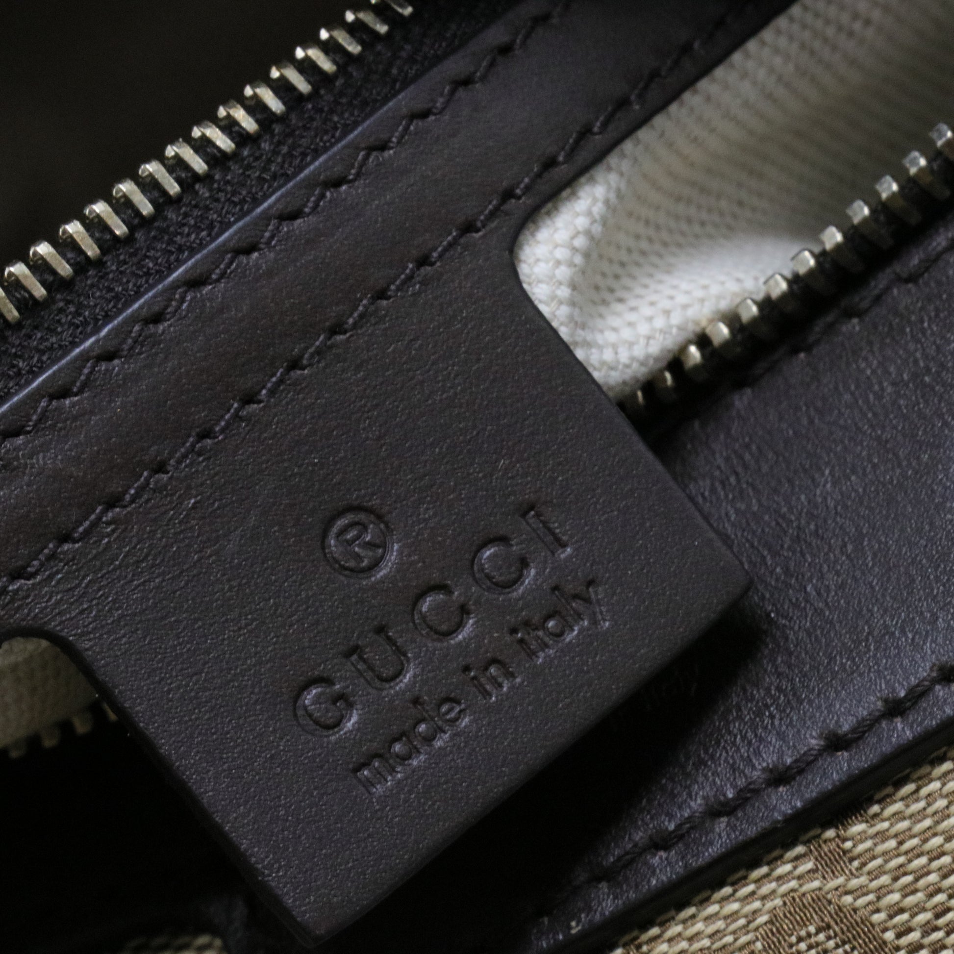 Beige/Ebony GG Canvas Medium Joy Boston Bag