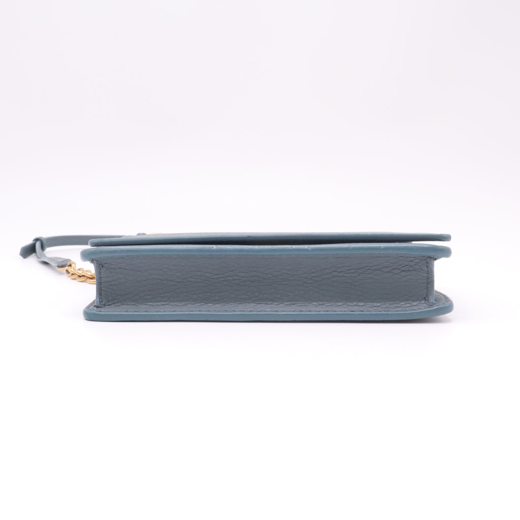 Blue Pebbled Leather Hampshire Wallet On Chain B22962