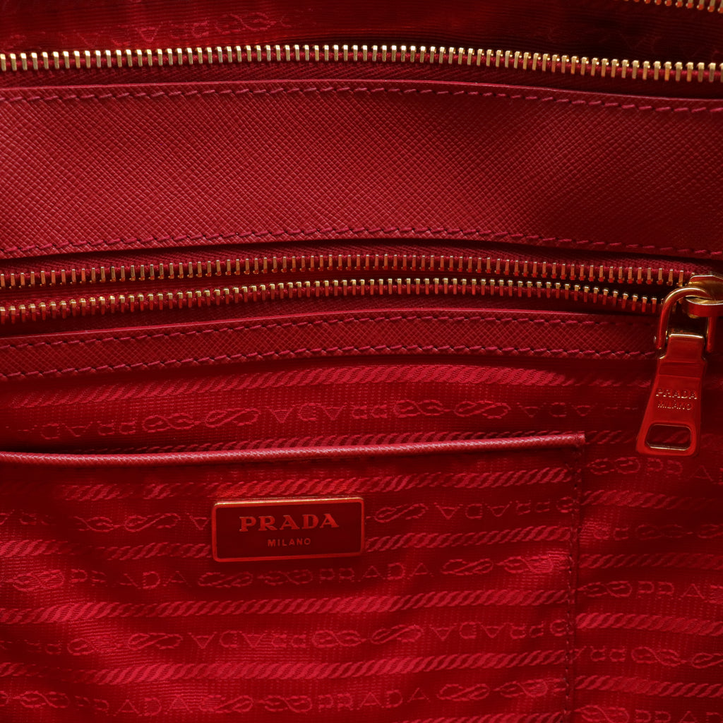 Saffiano Lux Large Galleria Double Zip Tote Fuoco