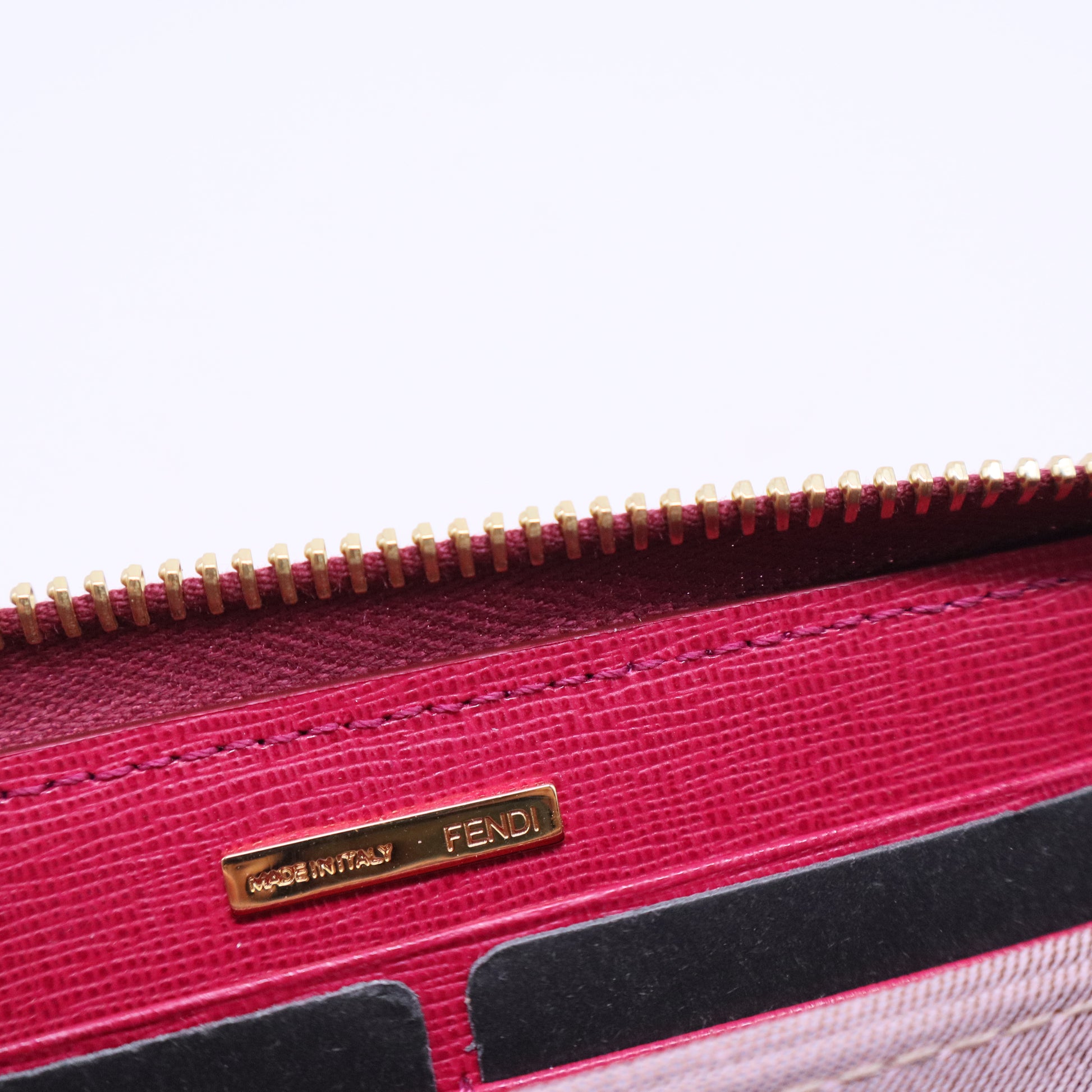 Amarena Vitello Elite Leather Zippy Wallet W20445