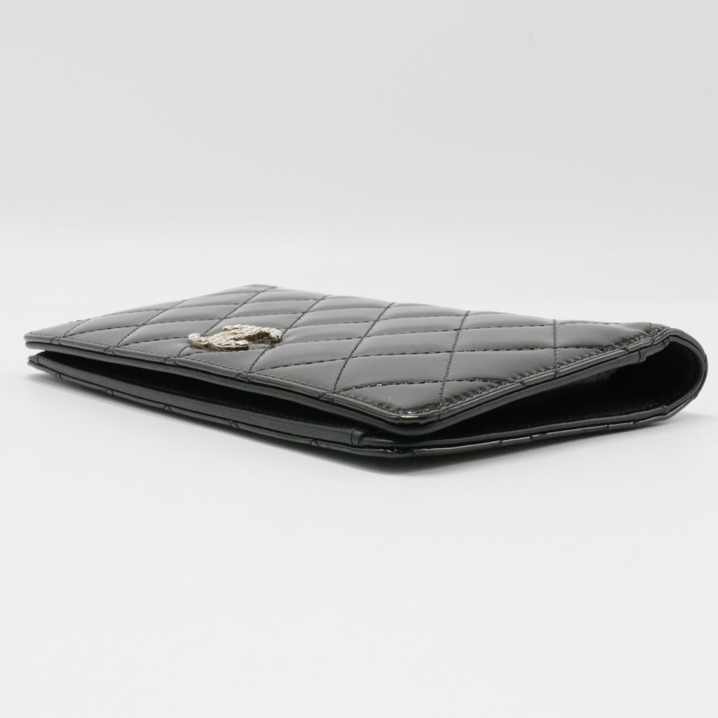 Brilliant Yen Interlocking CC Logo Continental Wallet