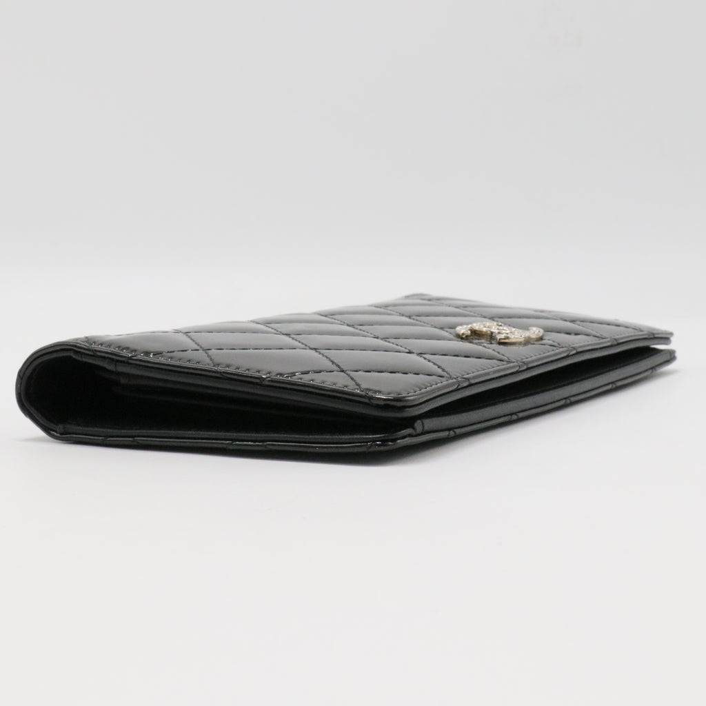 Brilliant Yen Interlocking CC Logo Continental Wallet