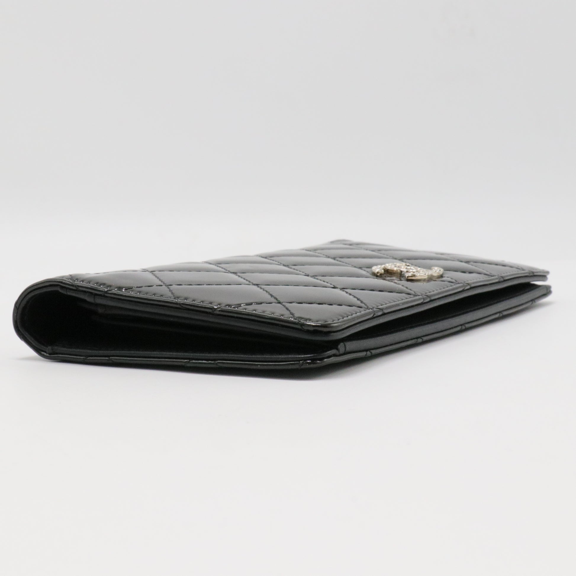 Brilliant Yen Interlocking CC Logo Continental Wallet