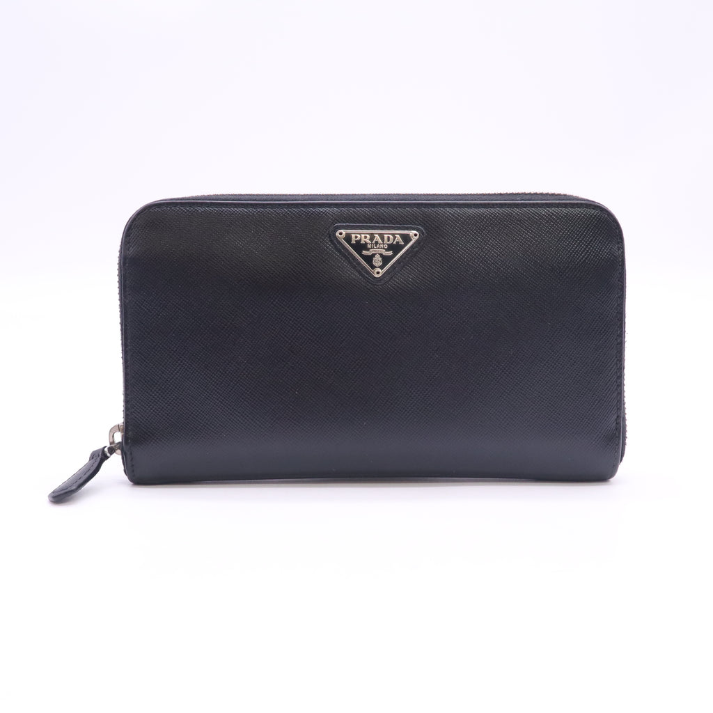 Saffiano Triangle Zip Around Wallet Black W23504