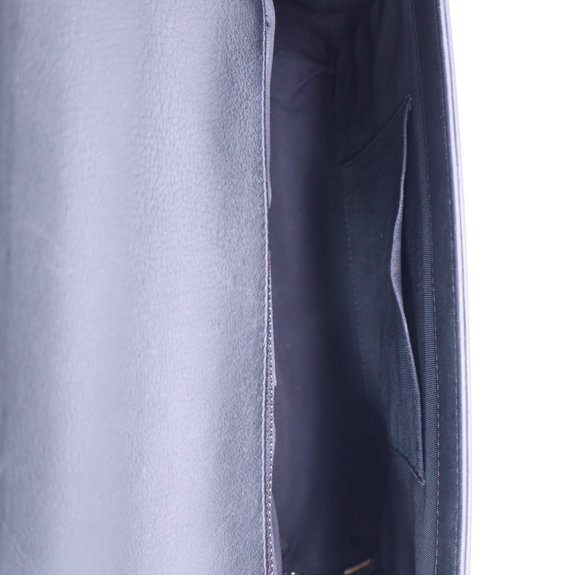 Patent Calfskin Quilted New Medium Plexiglass Boy Flap Black twins