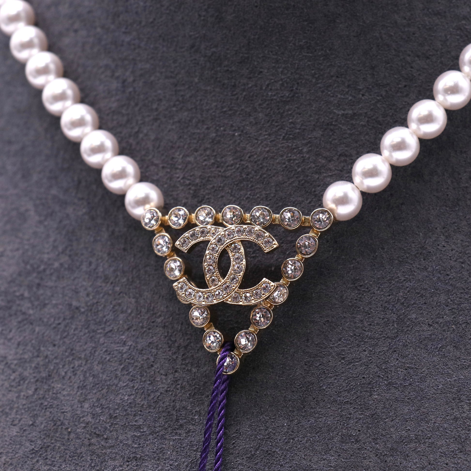 Chanel Full Pearl CC Short Necklace LDZ178