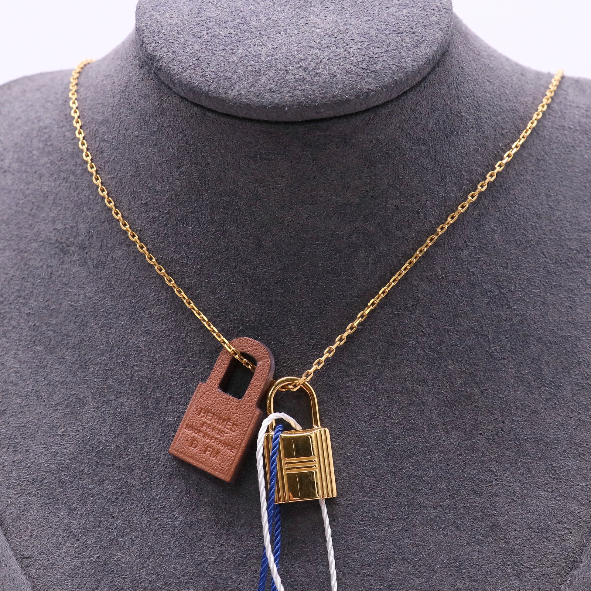 Hermes Swift Small O'Kelly Pendant Necklace Gold LDZ182