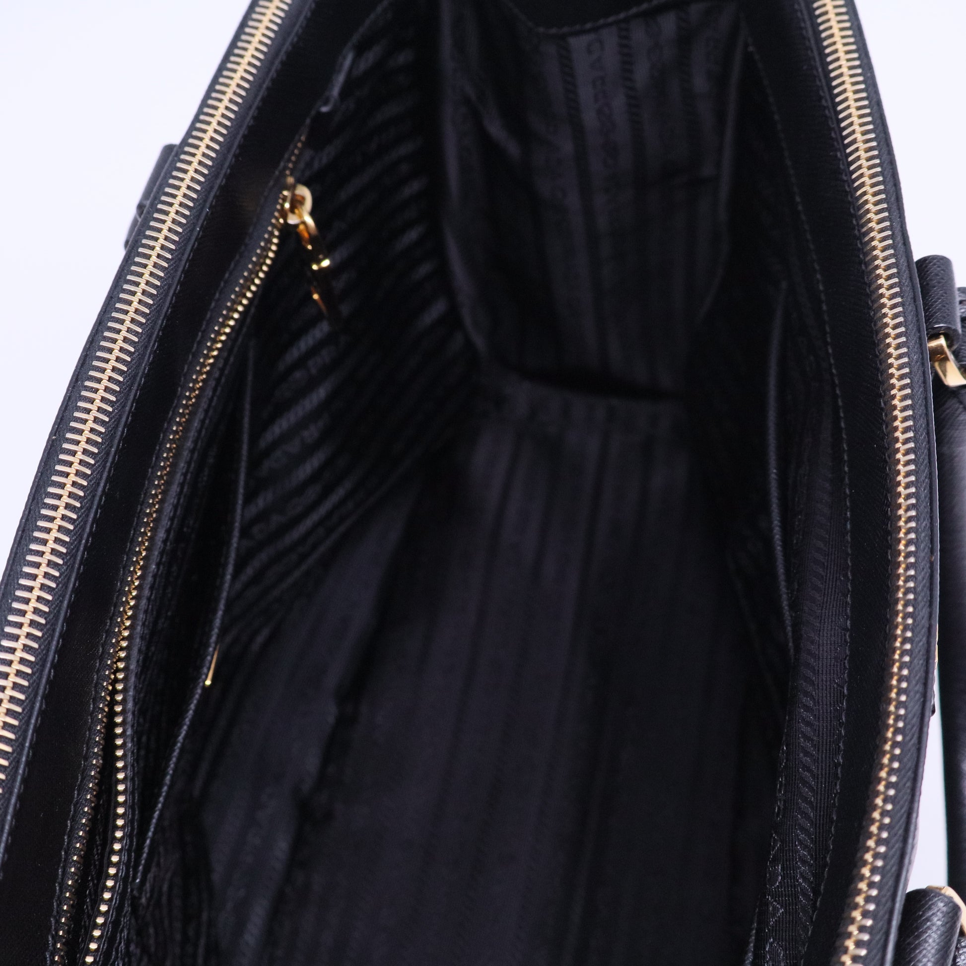 Double Zip Lux Tote Saffiano Leather Large B20567