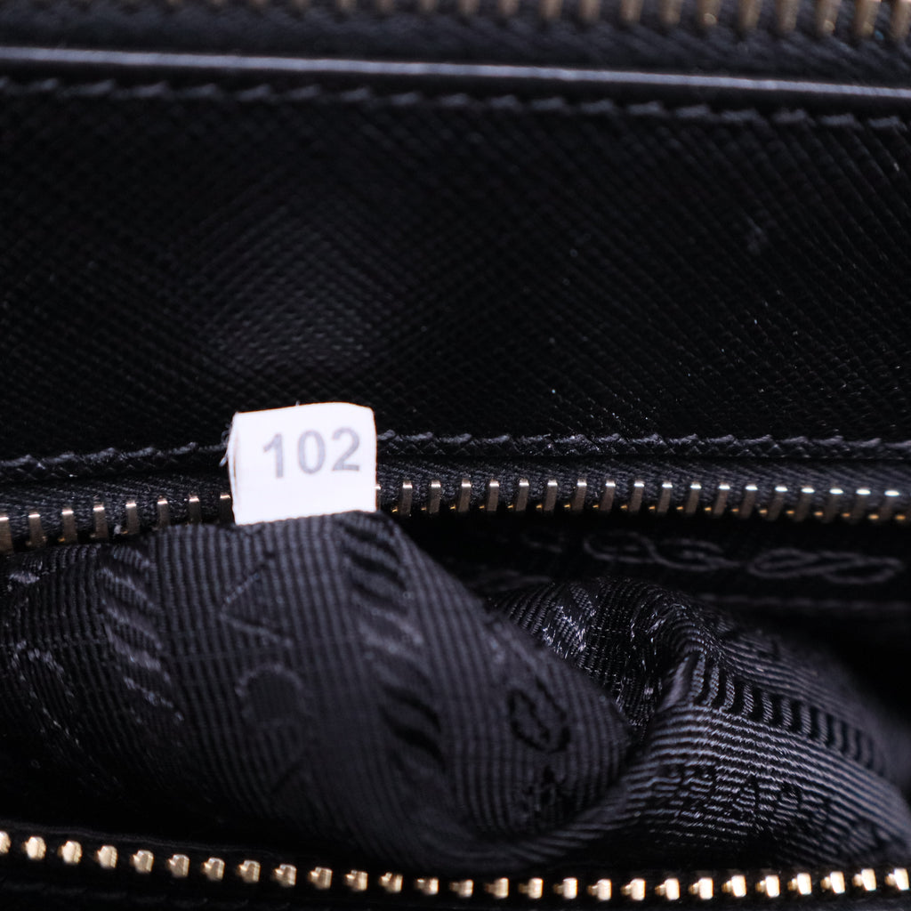 Double Zip Lux Tote Saffiano Leather Large B20567