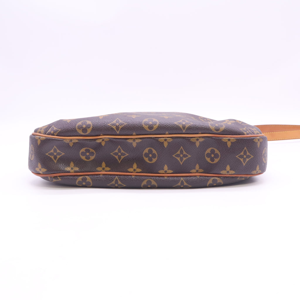Louis Vuitton Monogram Odeon MM B24426