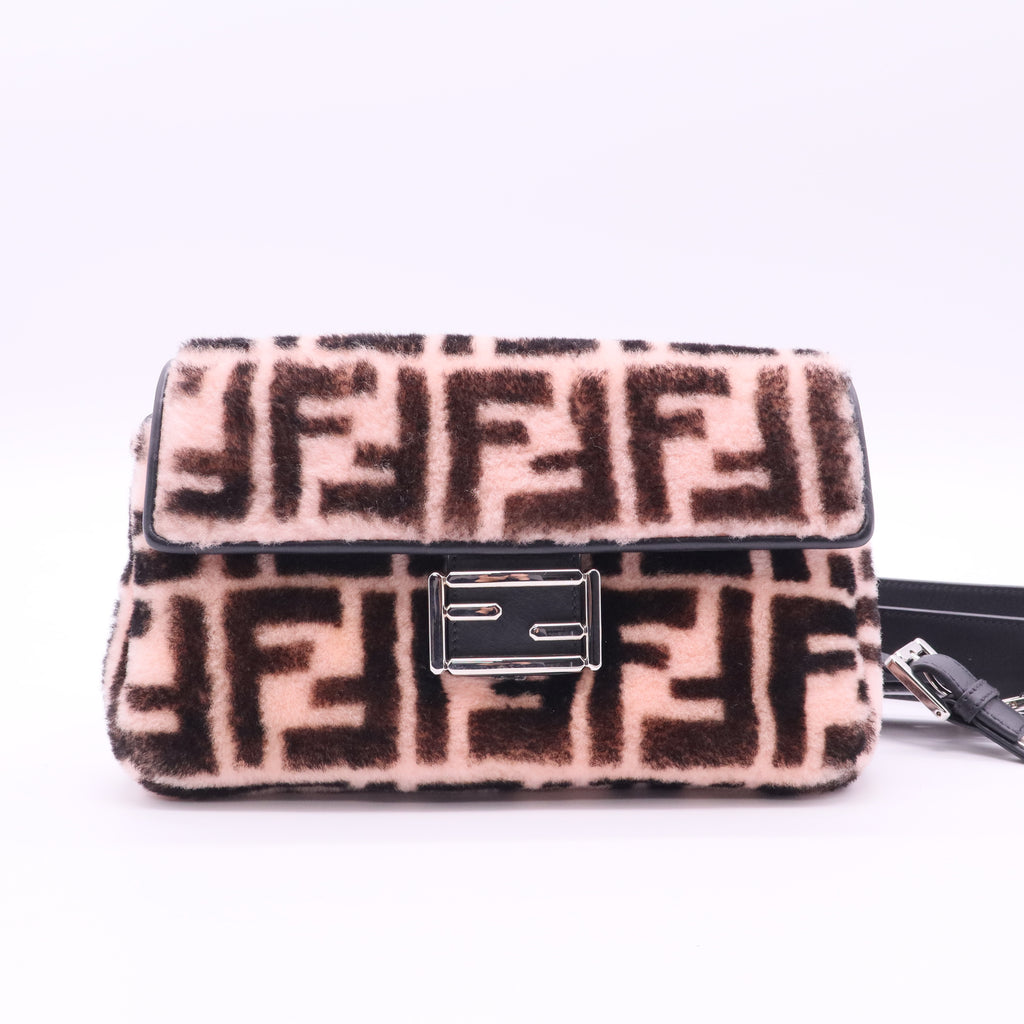 Baguette shearling handbag in pink Twins