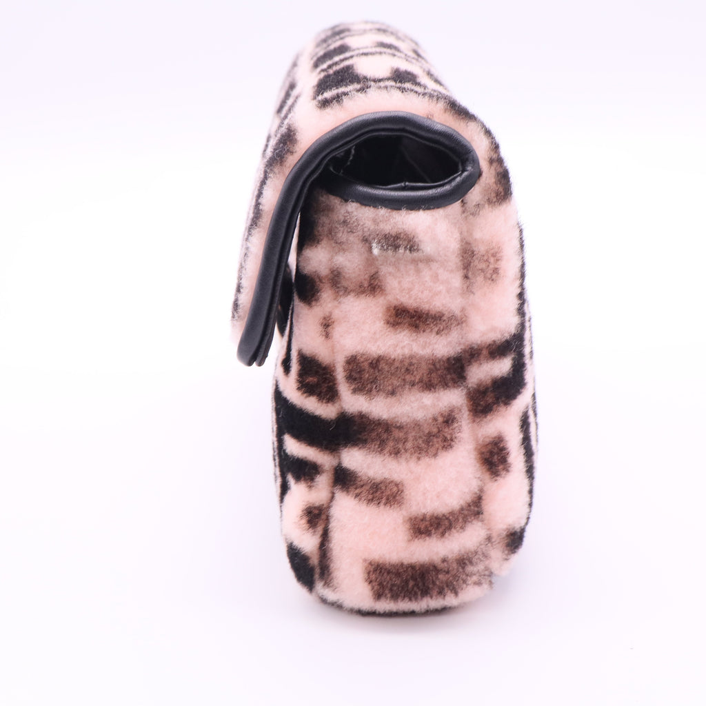 Baguette shearling handbag in pink Twins