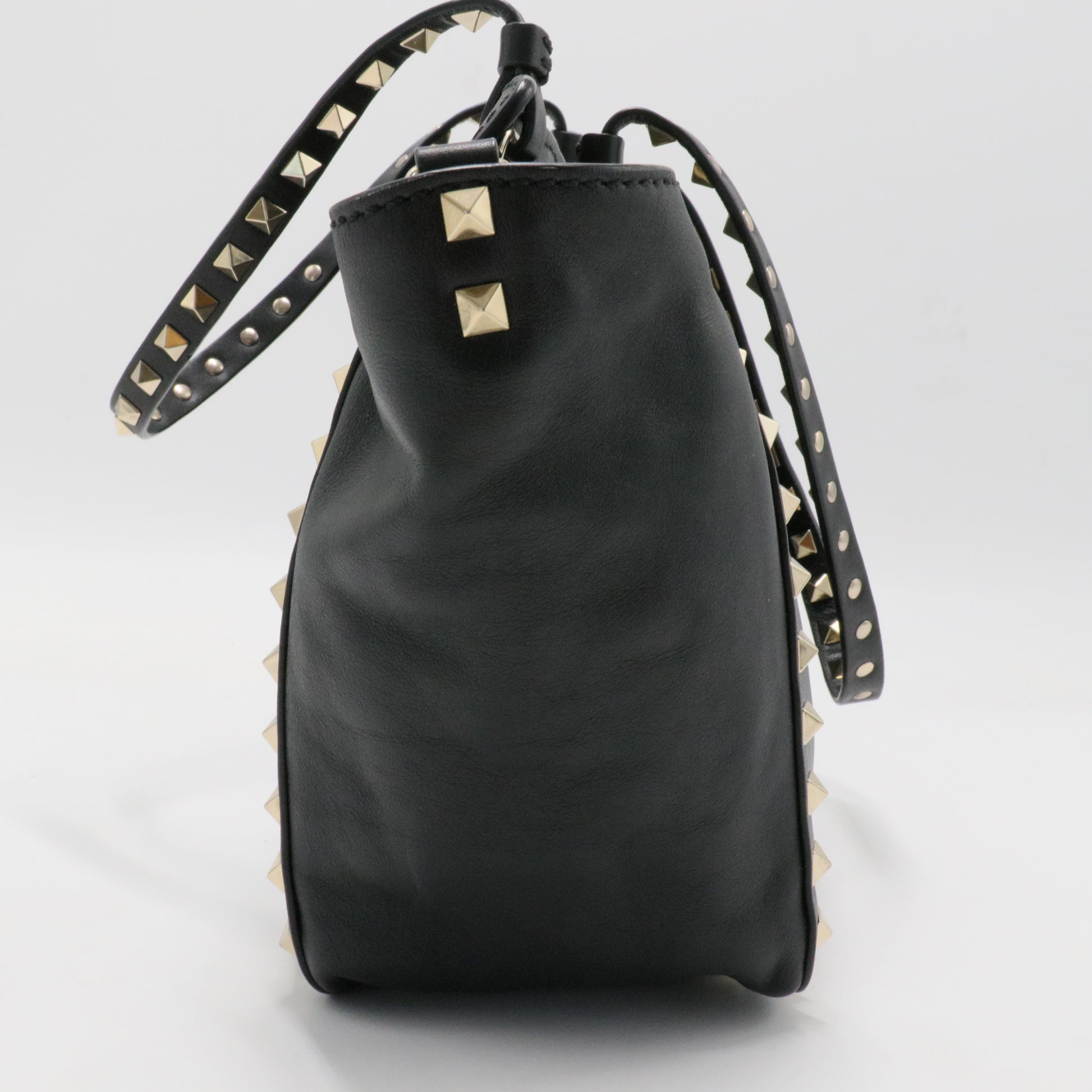 Vitello Small Rockstud Tote Black Sold Out