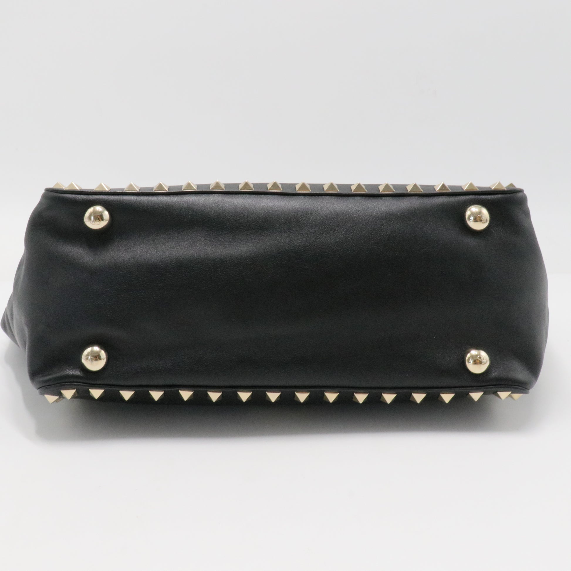 Vitello Small Rockstud Tote Black Sold Out