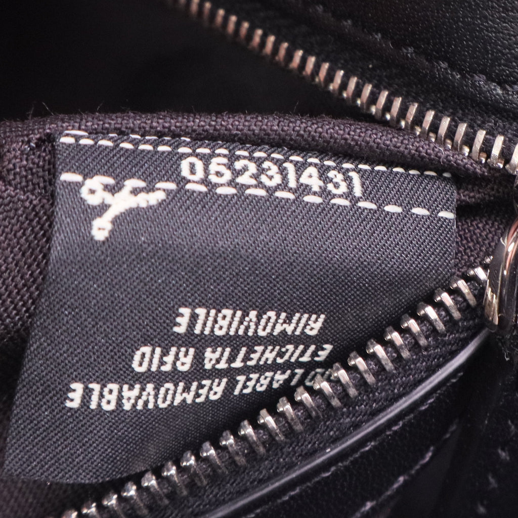 Baguette shearling handbag in pink Twins