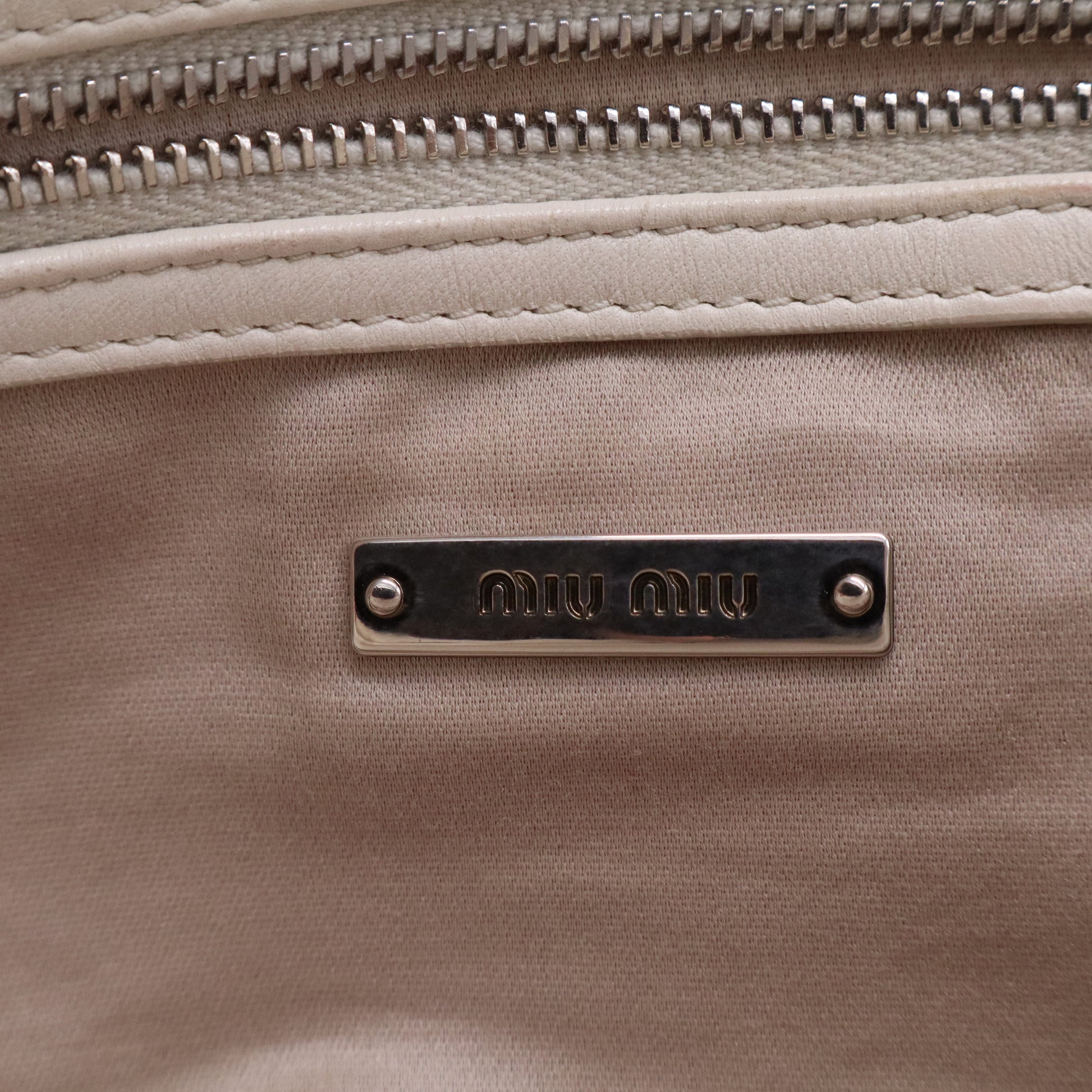 Miu Miu White Plaid Lambswool Flap Handbag twins B21683