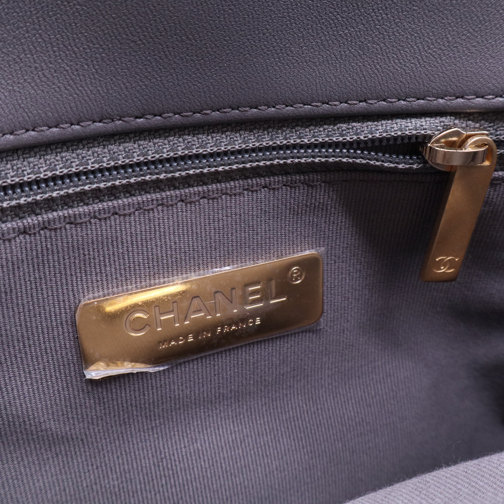 19 Flap Bag Quilted Leather Medium B20082