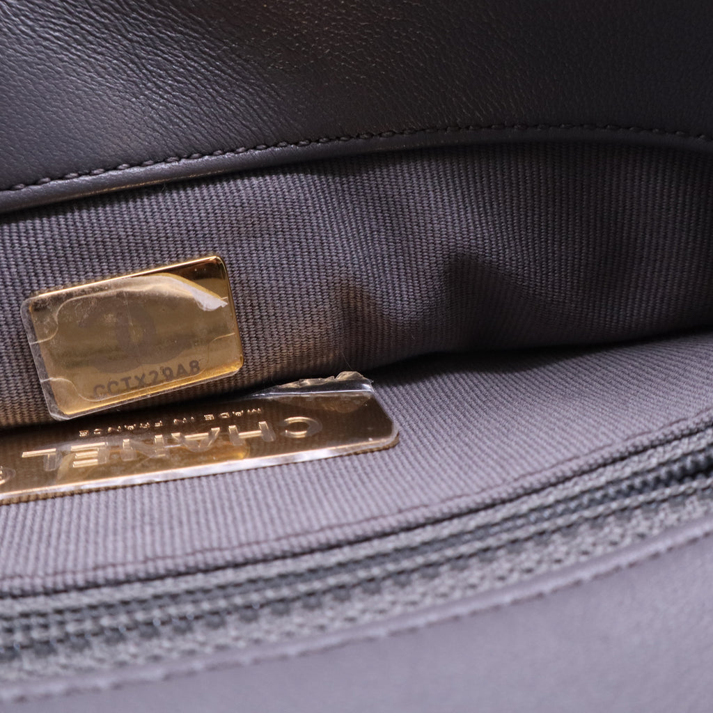 19 Flap Bag Quilted Leather Medium B20082