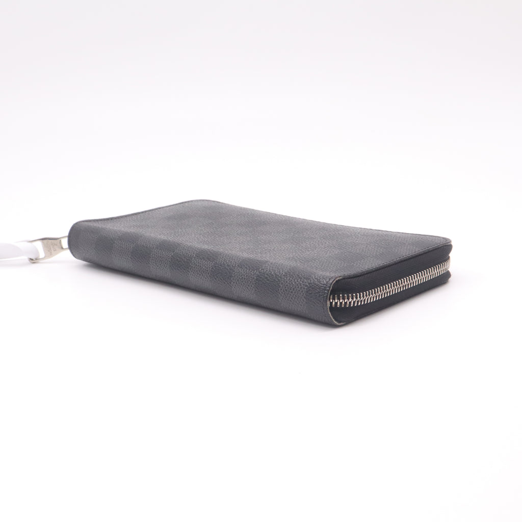 Louis Vuitton Zippy Wallet Vertical in Damier Graphite Canvas W22439