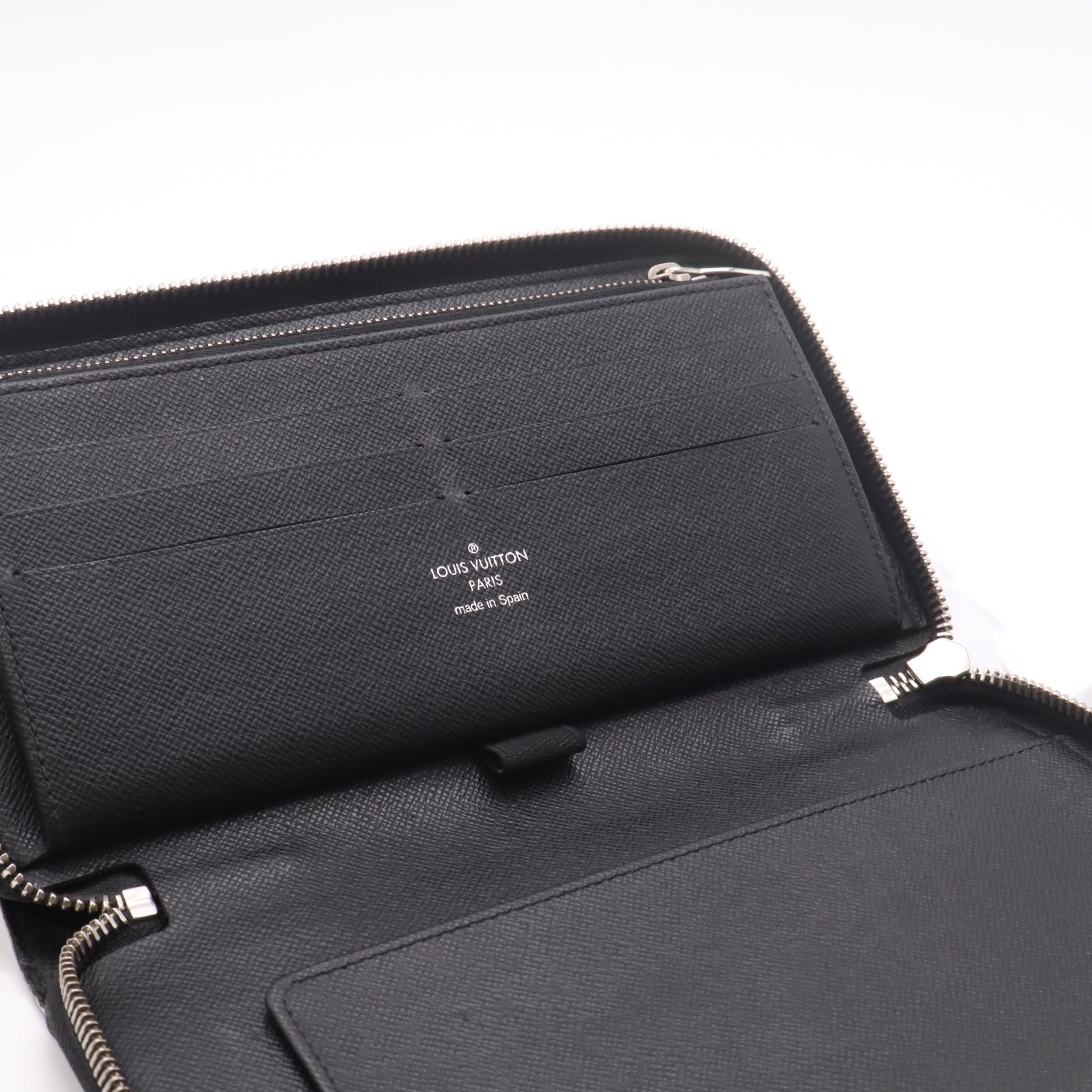 Louis Vuitton Zippy Wallet Vertical in Damier Graphite Canvas W22439