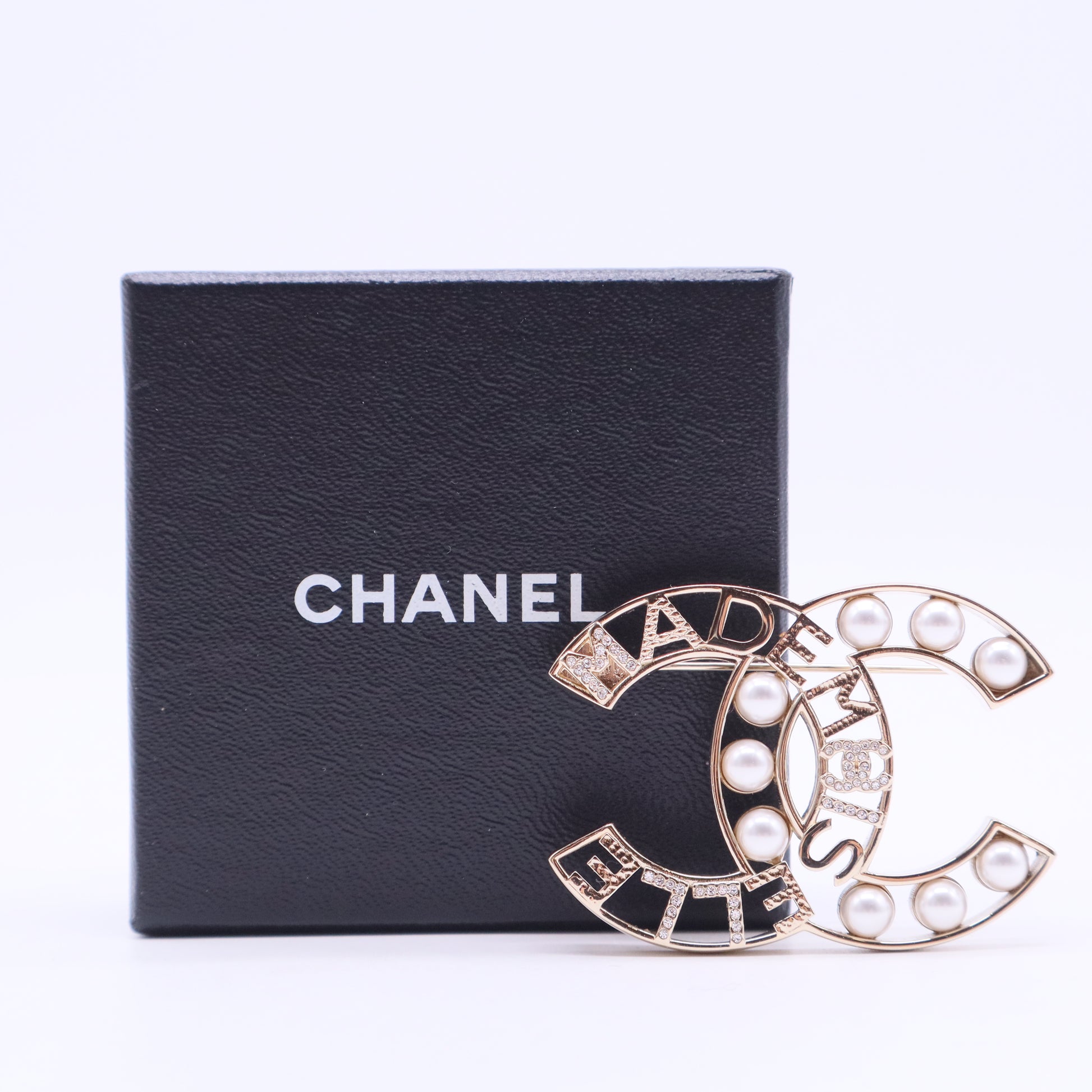 Crystal Pearl Coco CC Logo Brooch Gold W20183