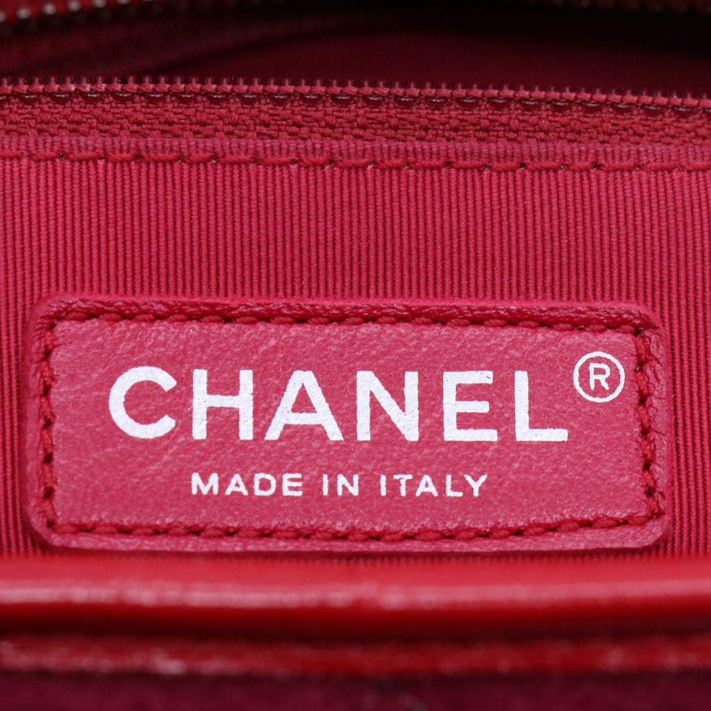 Chanel Wool Calfskin Quilted Gabrielle Hobo Red  B21523