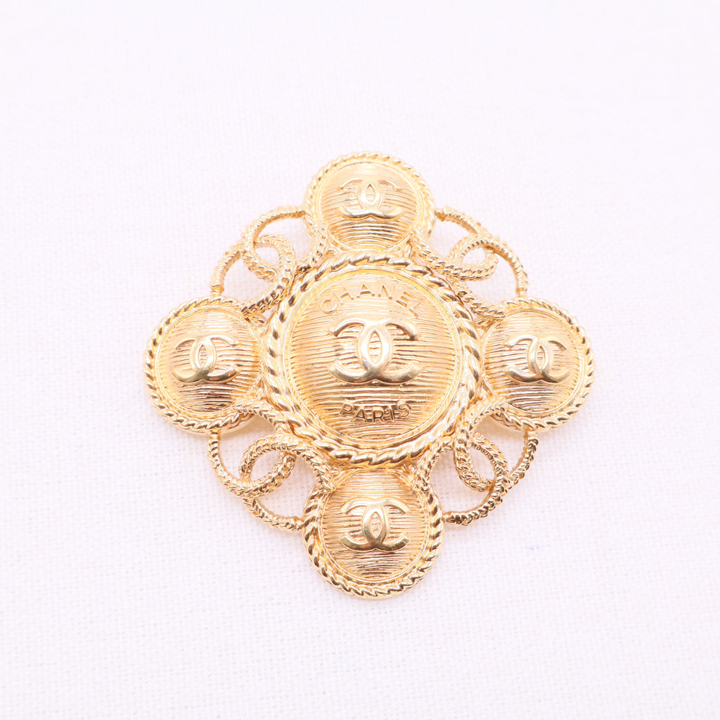 Gold-tone metal CC-logo medallion brooch W20185