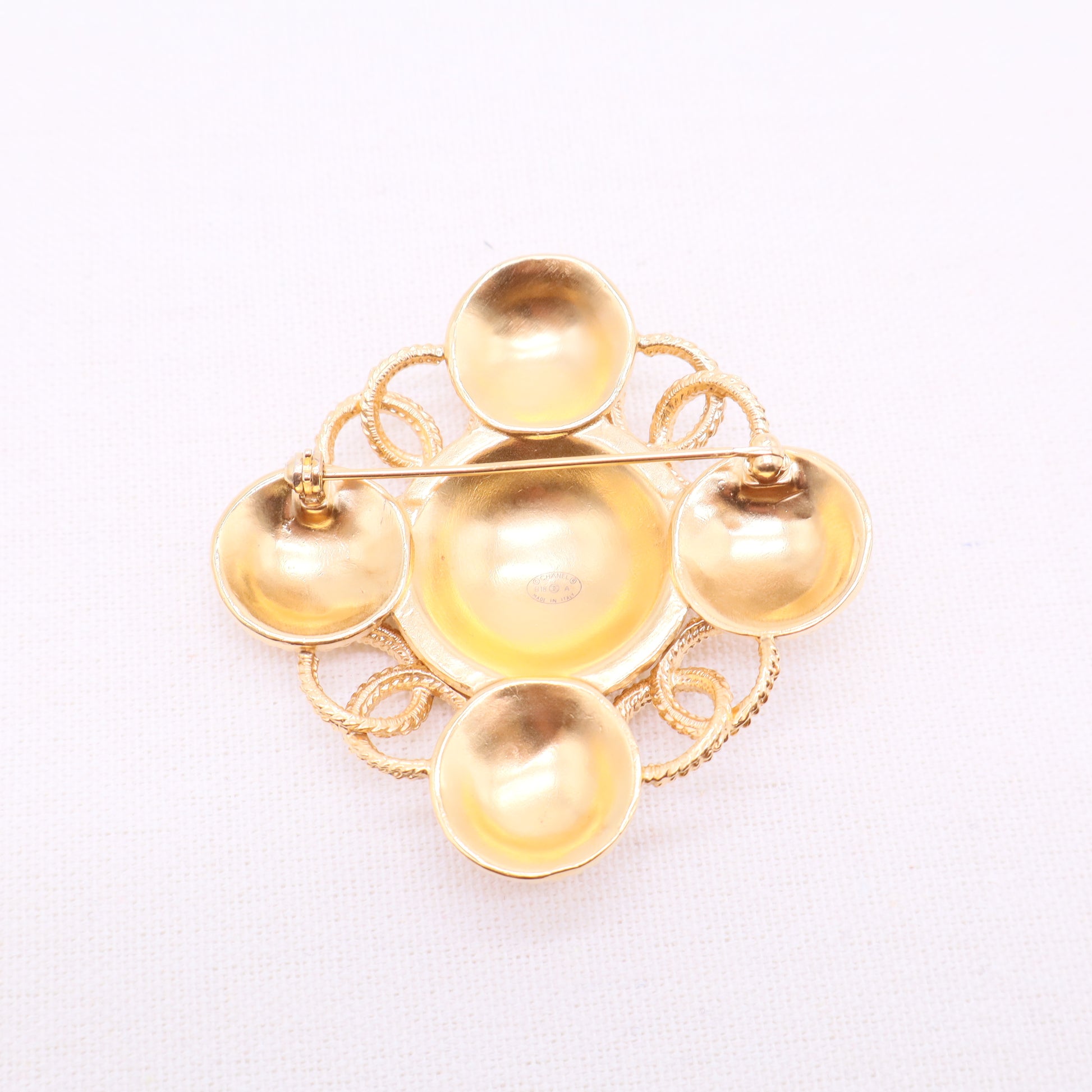 Gold-tone metal CC-logo medallion brooch W20185