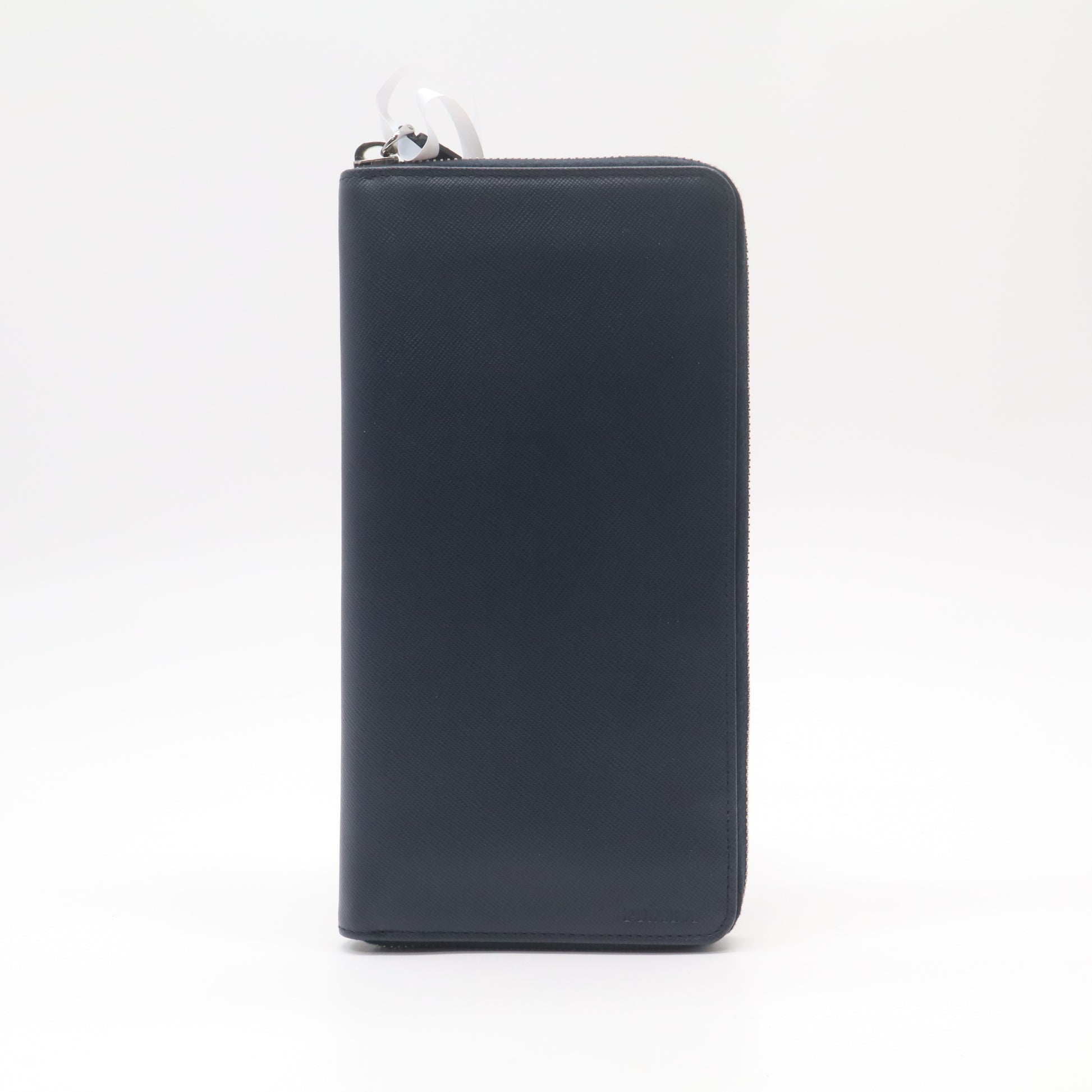 Louis Vuitton Taiga Zippy Wallet Vertical W22441