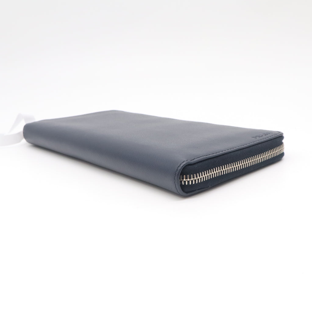 Louis Vuitton Taiga Zippy Wallet Vertical W22441