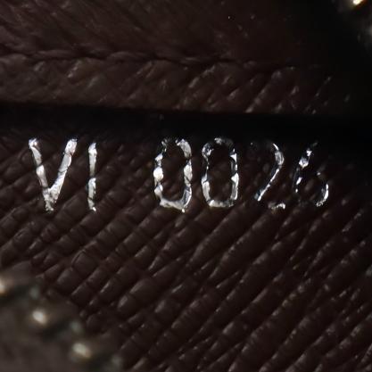 Louis Vuitton Taiga Pochette Baikal Clutch Bag W22437