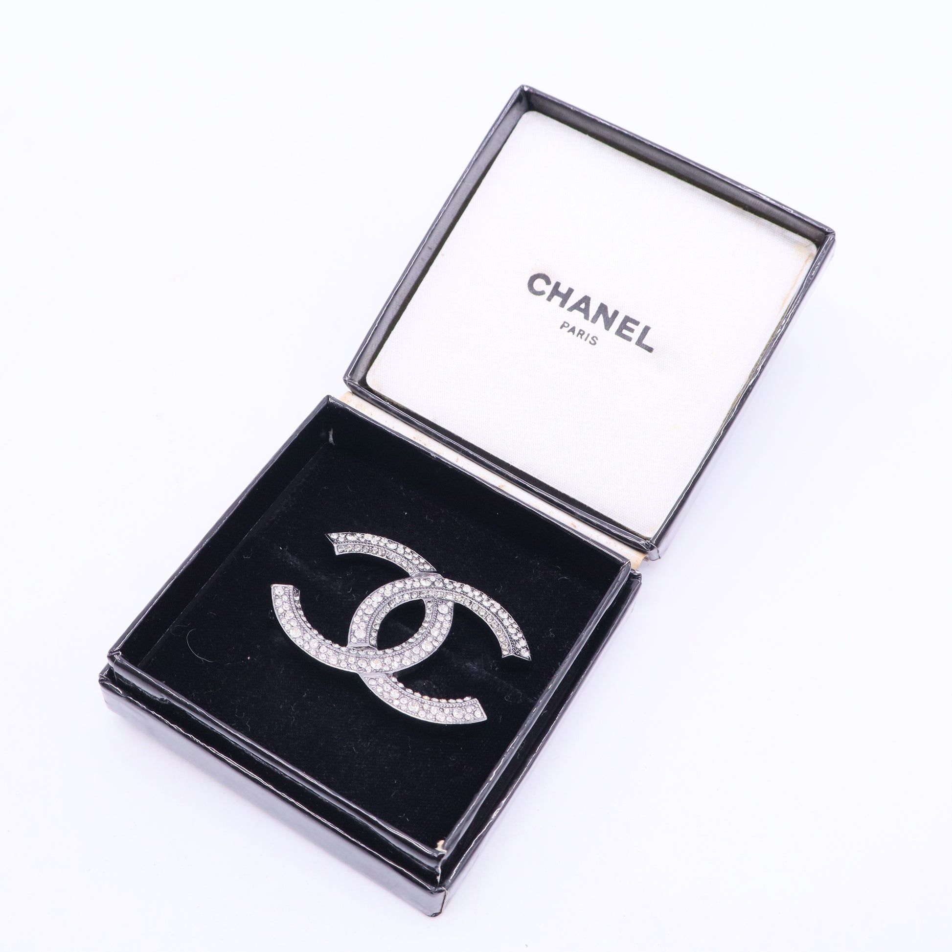 Crystal Pearl Coco CC Logo Brooch Gold W20186