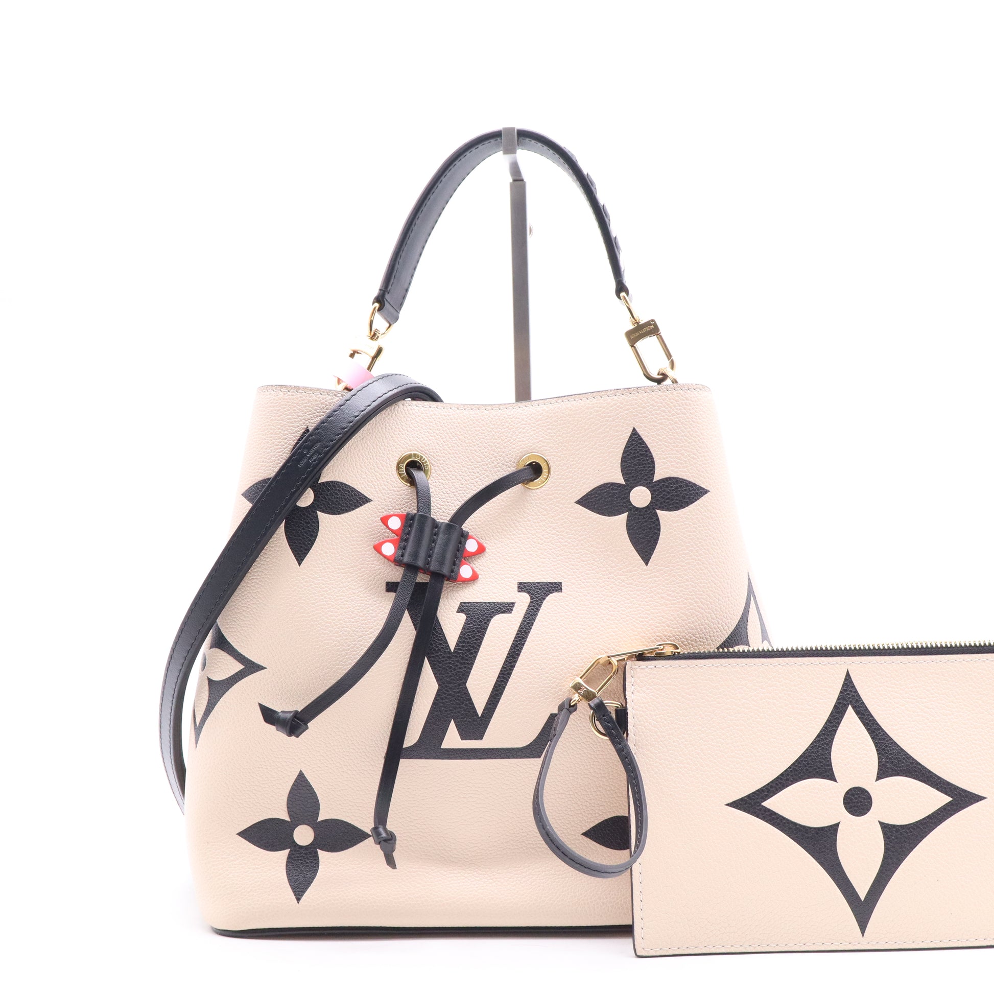Louis Vuitton Empreinte Monogram Giant Crafty Neonoe MM Creme Black twins LDJ3900