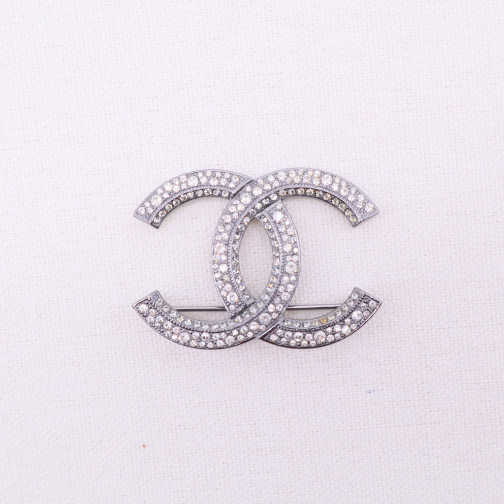 Crystal Pearl Coco CC Logo Brooch Gold W20186
