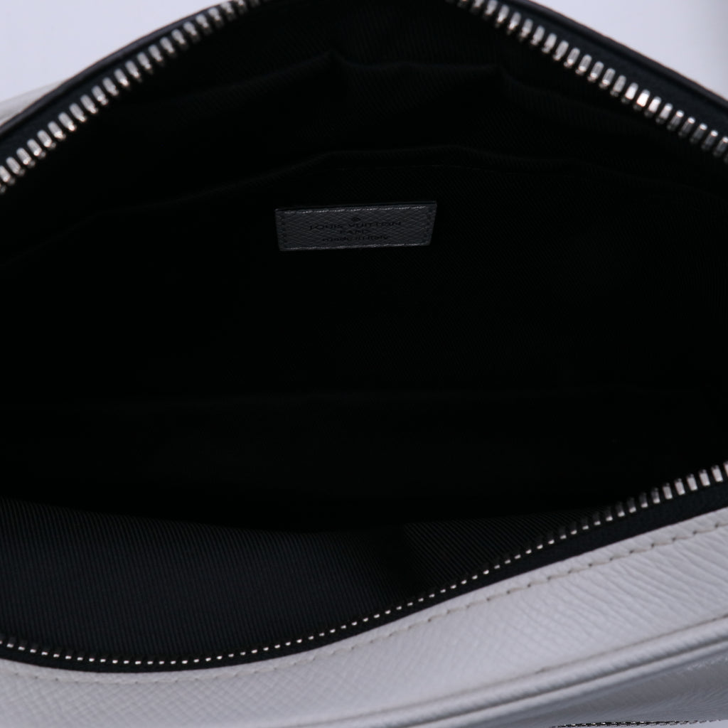 Louis Vuitton Taiga Monogram Outdoor Messenger twins LDJ3923
