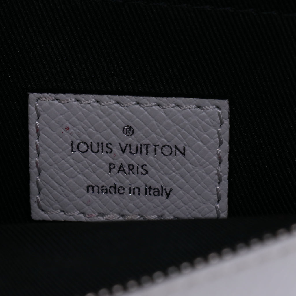 Louis Vuitton Taiga Monogram Outdoor Messenger twins LDJ3923