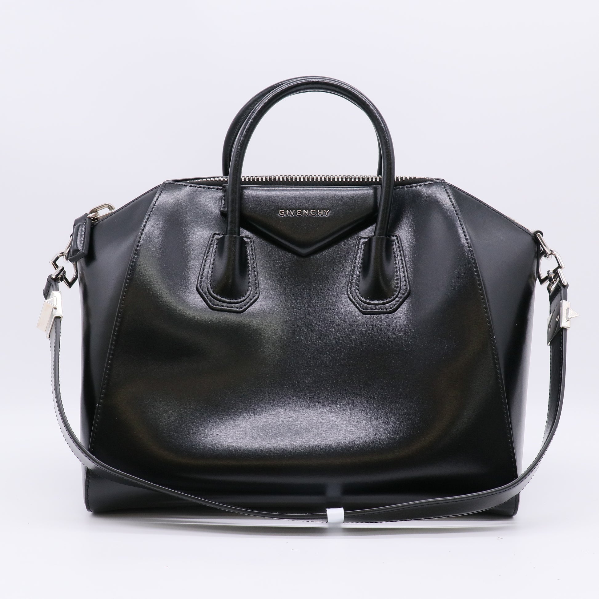 Givenchy Medium Antigona Bag in Box B23016