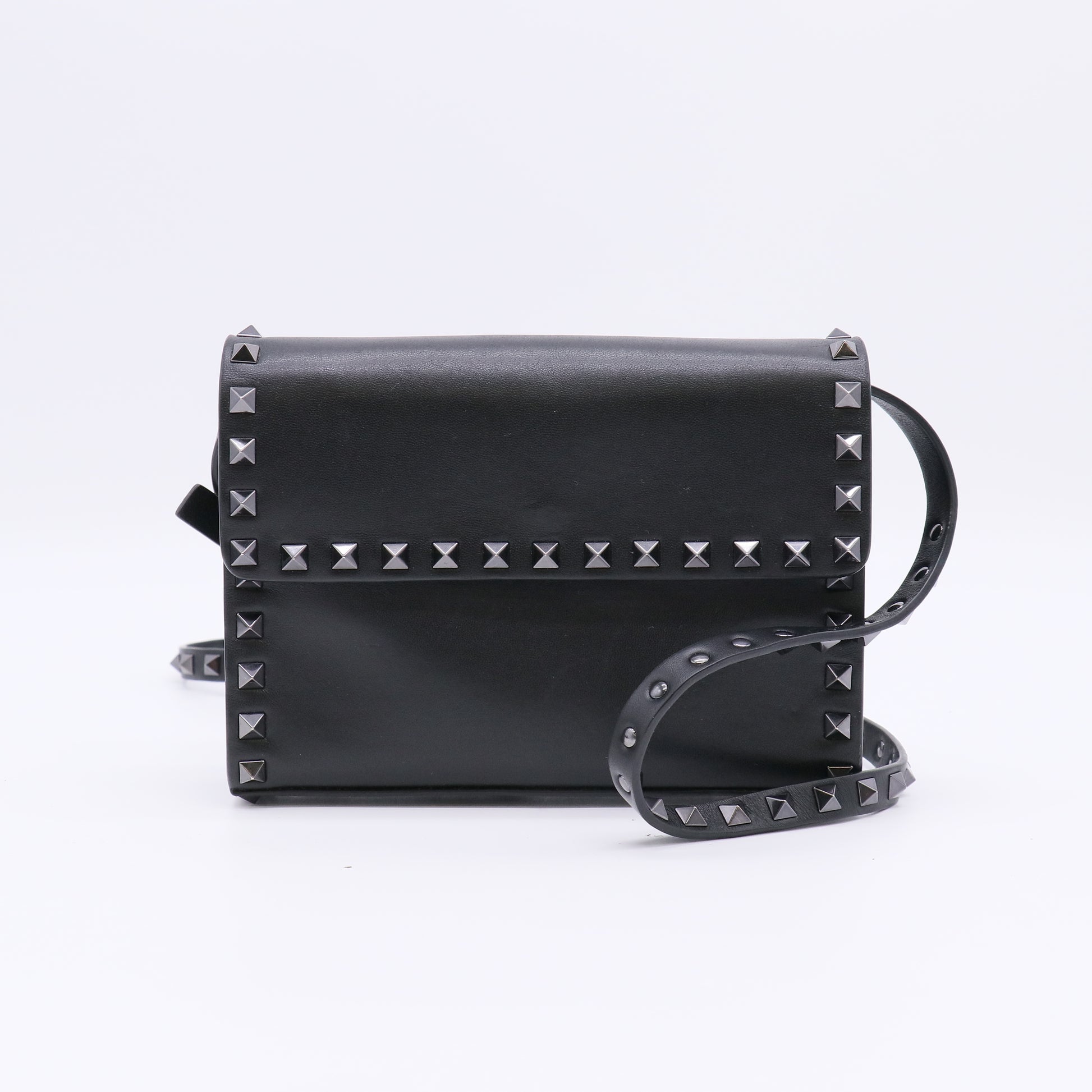 Valentino Garavani Rockstud Smooth Leather Flap Crossbody Bag B23045