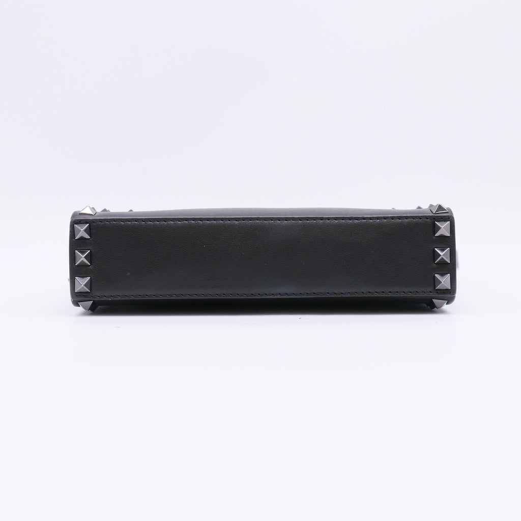 Valentino Garavani Rockstud Smooth Leather Flap Crossbody Bag B23045