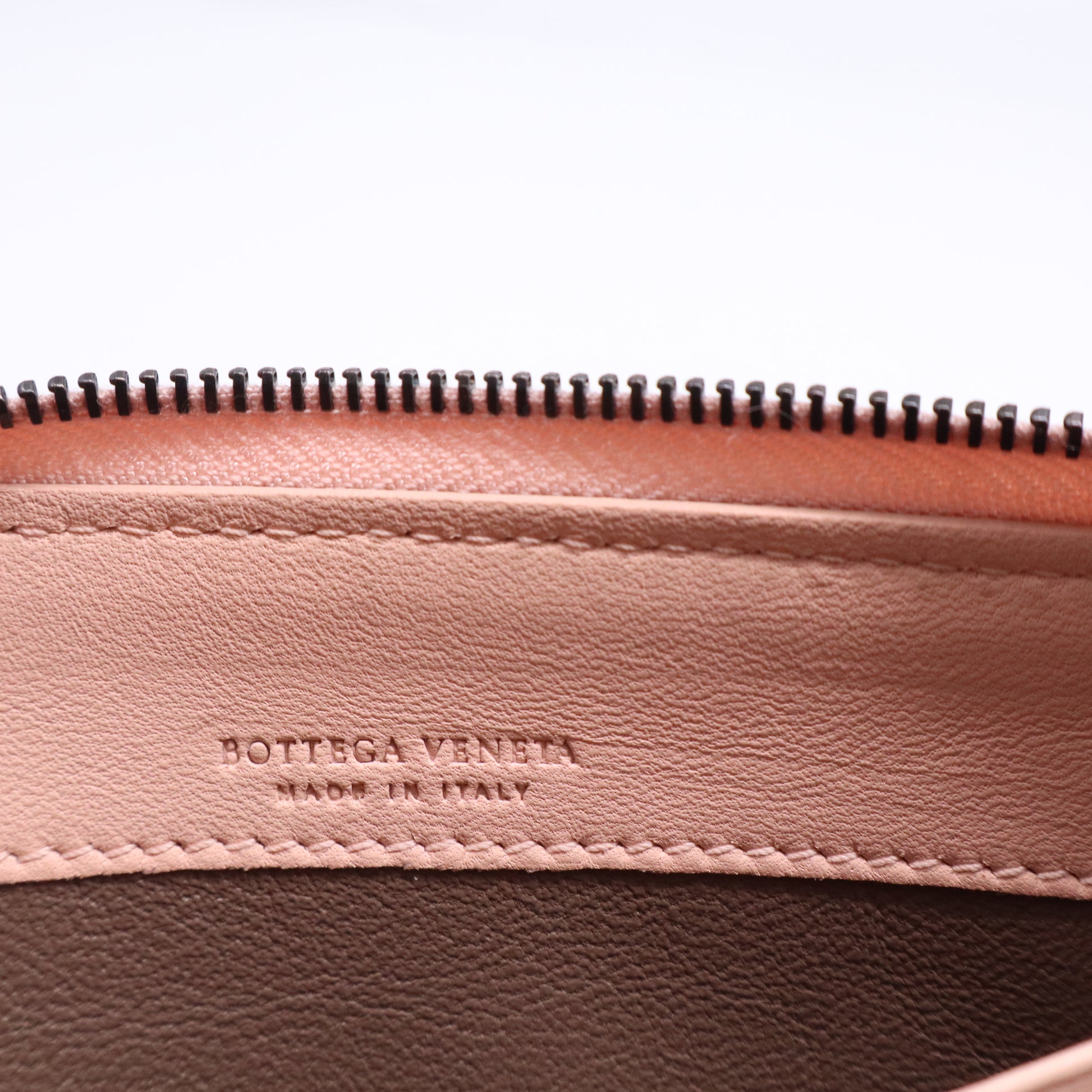 Bottega Veneta Intrecciato L-Shaped Zipper Wallet W21209