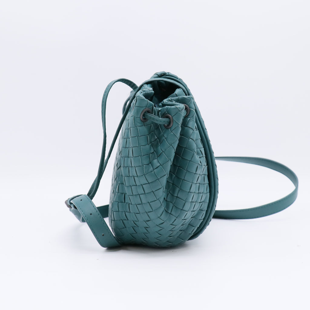 Bottega Veneta Intrecciato Drawstring Flap Messenger Bag B23033