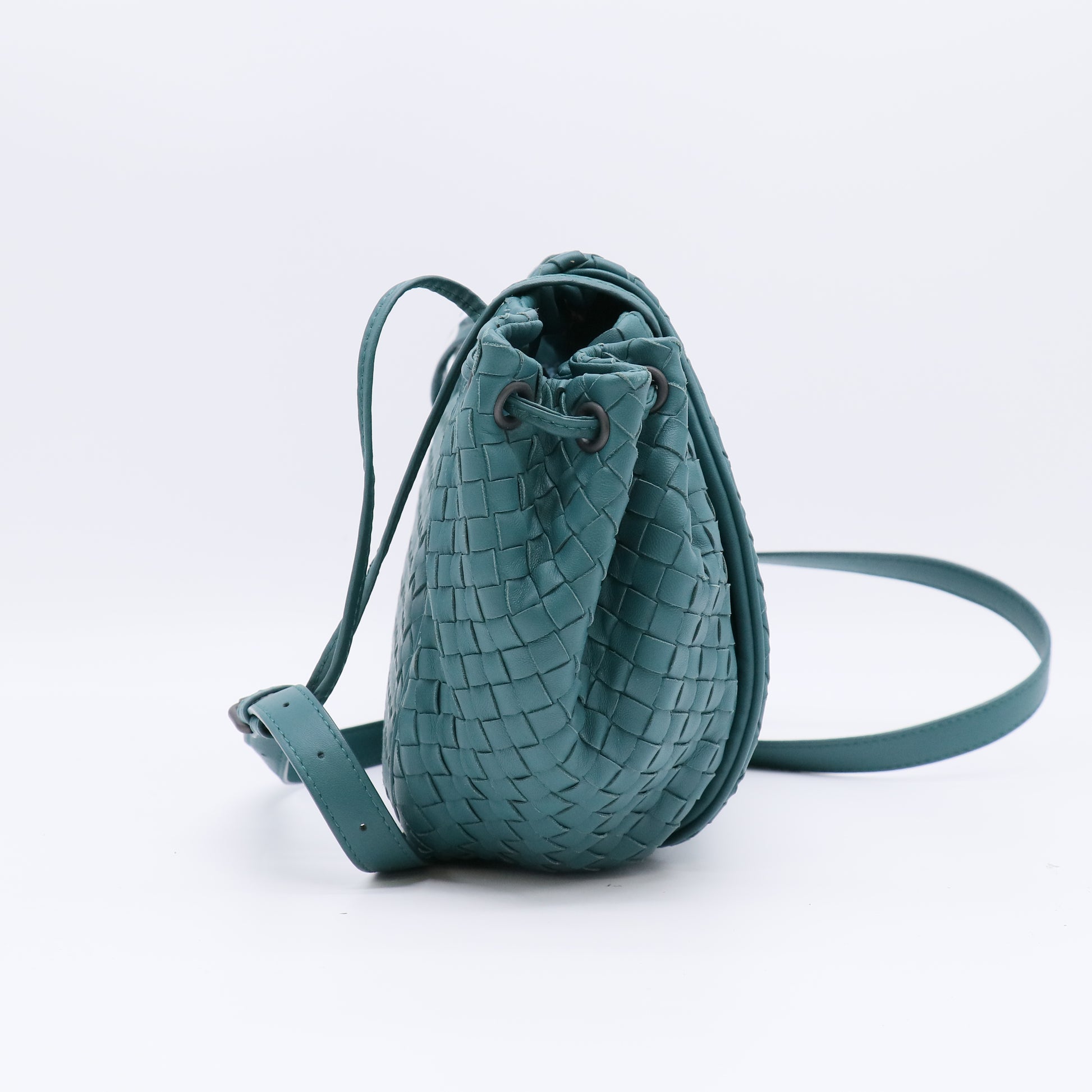 Bottega Veneta Intrecciato Drawstring Flap Messenger Bag B23033