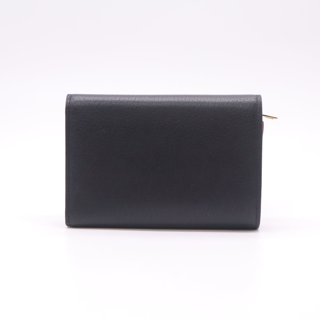 Louis Vuitton Capucines Compact Wallet W22404