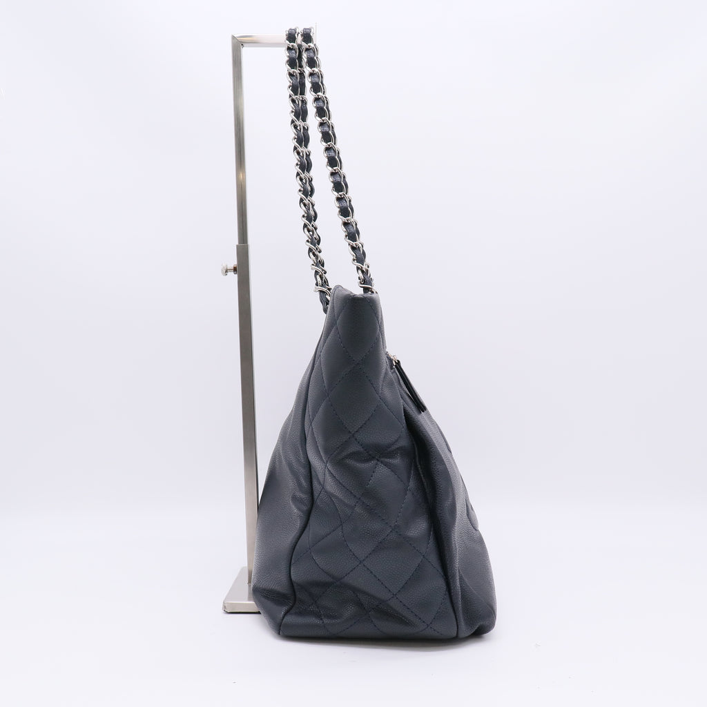 Chanel Soft Lambskin CC Medium Tote Black twins B23014