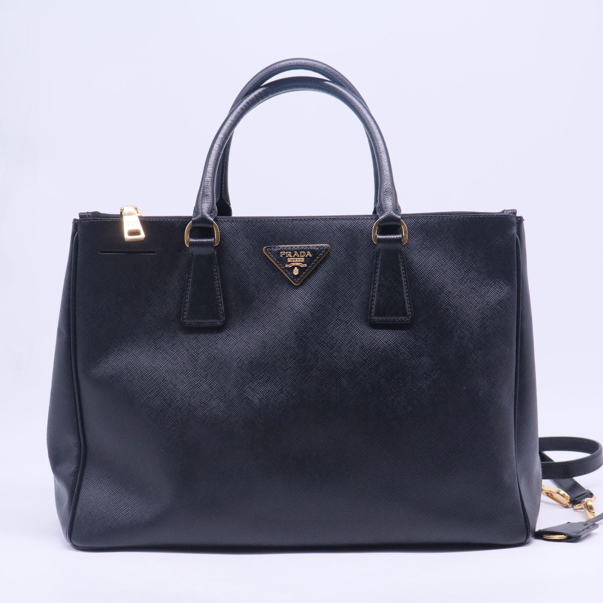 Saffiano Leather Galleria Double Zip XL B20537